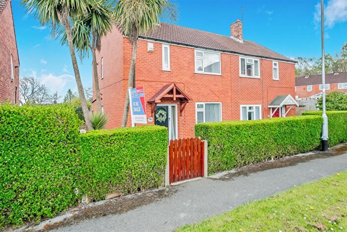 2 Bedroom Semi Detached House For Sale In Tong Way, Leeds, LS12