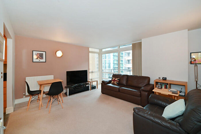 1 Bedroom Flat To Rent In Gainsborough House, Canary Wharf, E14