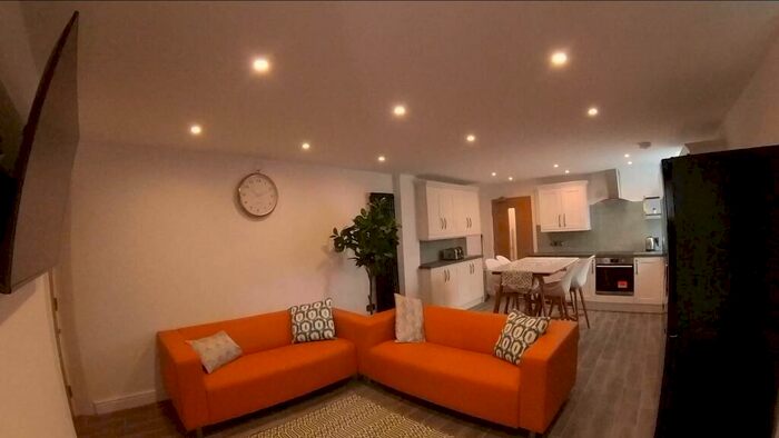 6 Bedroom Detached House To Rent In Riga Road, Manchester, M14