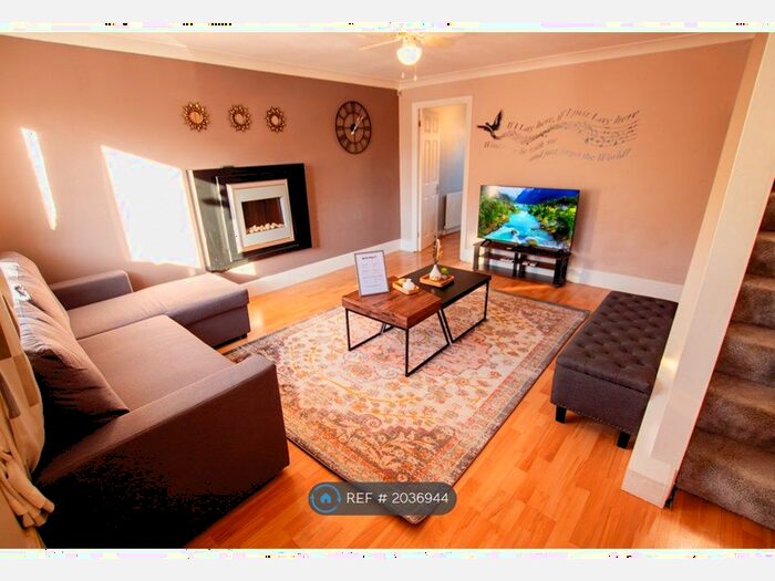 3 Bedroom Semi-Detached House To Rent In Padstow Avenue, Fishermead, Milton Keynes, MK6