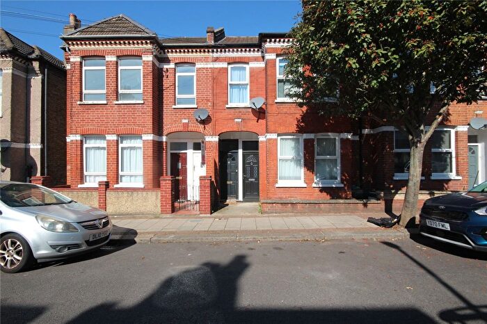 2 Bedroom Flat To Rent In Leverson Street, London, SW16