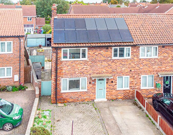 3 Bedroom End Terrace House For Sale In Coppergate, Riccall, York, YO19