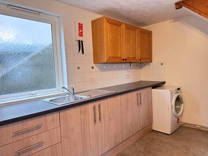 1 Bedroom Flat To Rent In , Clifden Road, St. Austell, PL25
