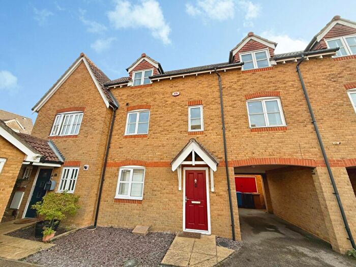 3 Bedroom Town House To Rent In Emperor Circle, Ipswich, IP3