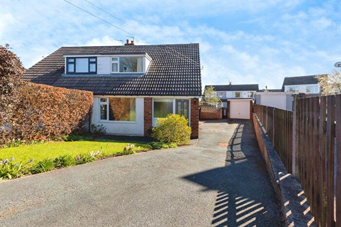 3 Bedroom Semi Detached House For Sale In Lampards Close, Allerton, Bradford, BD15