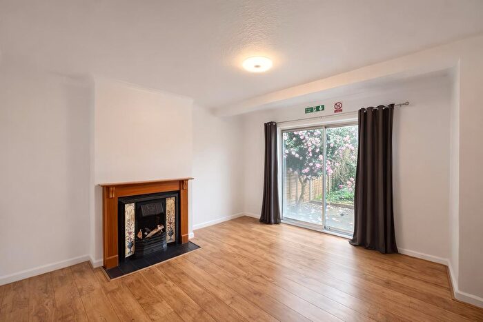 3 Bedroom Terraced House To Rent In Knightwood Crescent, New Malden, KT3