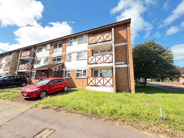 3 Bedroom Flat For Sale In Westerdale, Luton, Bedfordshire, LU4
