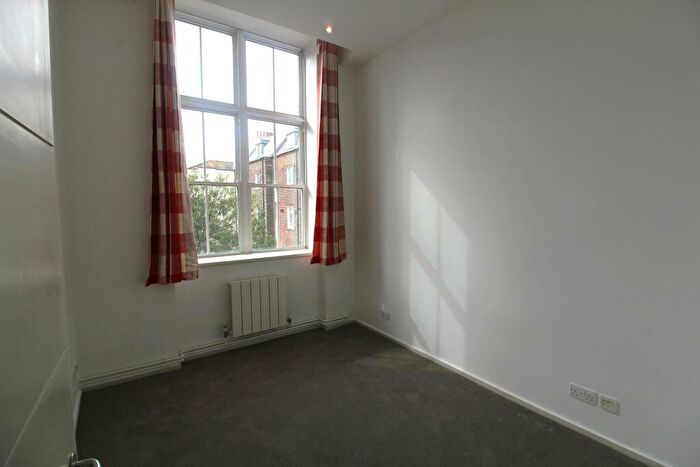 2 Bedroom Apartment To Rent In Richmond Terrace, BN2