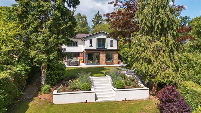 4 Bedroom Detached House For Sale In Uplands Road, Farnham, Surrey, GU9