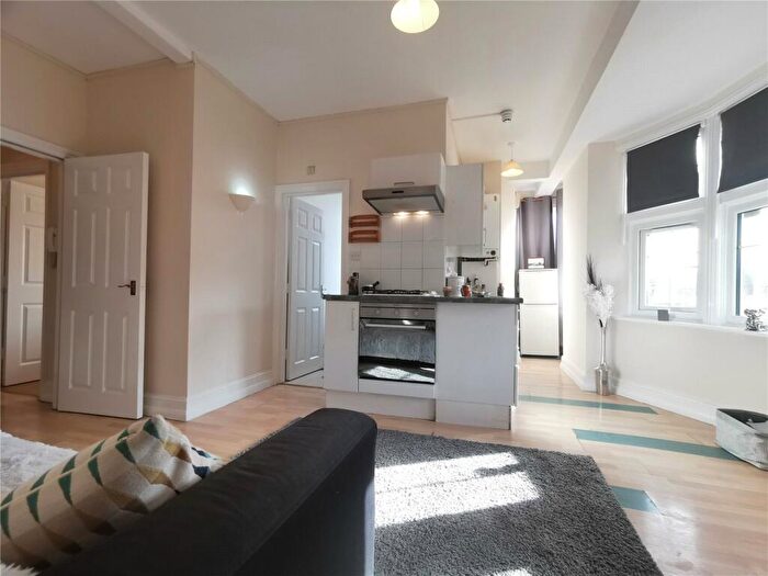 1 Bedroom Apartment To Rent In Edward Close, Cricklewood, London, NW2