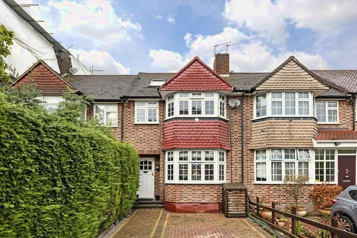 4 Bedroom Terraced House To Rent In Lincoln Avenue, Twickenham, TW2