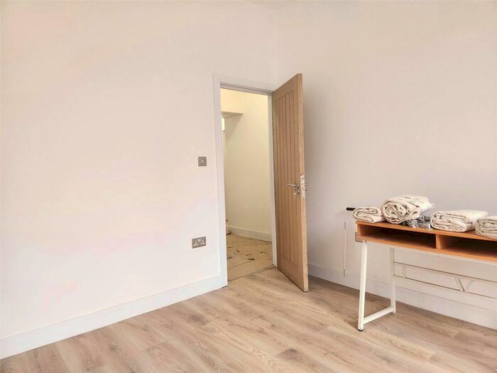 3 Bedroom Flat To Rent In Campdale Road, Tufnell Park, London, N7