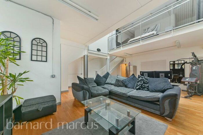 1 Bedroom Apartment To Rent In Dunster Way, Wallington, SM6