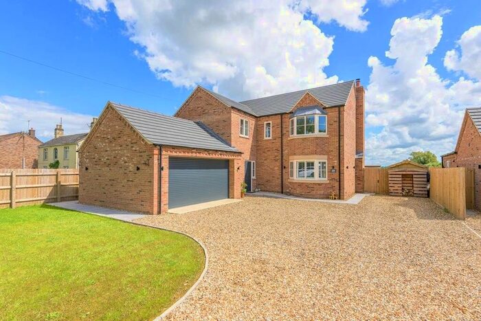 4 Bedroom Detached House For Sale In Cattle Dyke, Gorefield, Wisbech, PE13