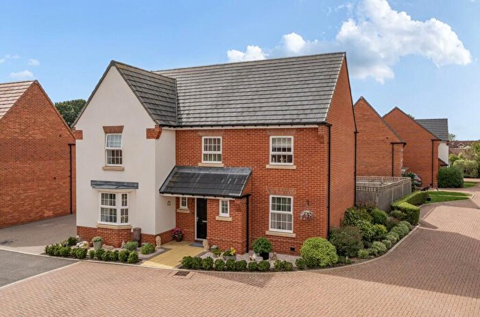 5 Bedroom Detached House For Sale In Toop Gardens, Aldingbourne, PO20