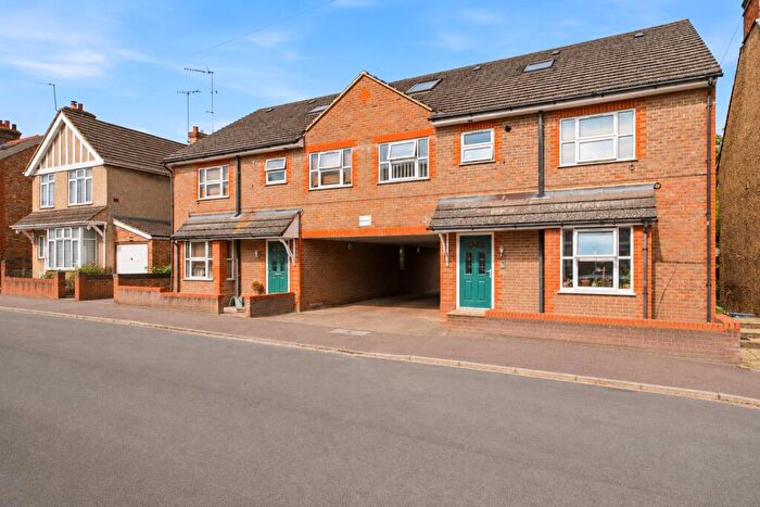 1 Bedroom Apartment For Sale In Royston Road, St. Albans, Hertfordshire, AL1