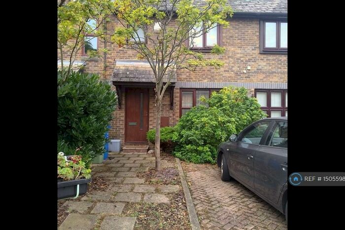 3 Bedroom Terraced House To Rent In Kinburn Street, London, SE16