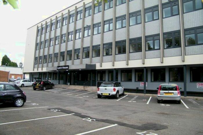 2 Bedroom Flat To Rent In High Street, Kingswinford, DY6