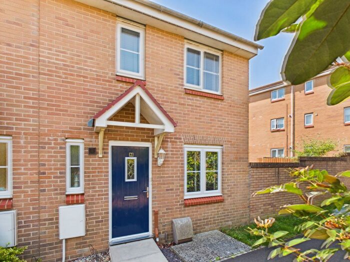 3 Bedroom Semi Detached House For Sale In Faroe Walk, Bridgwater, TA6
