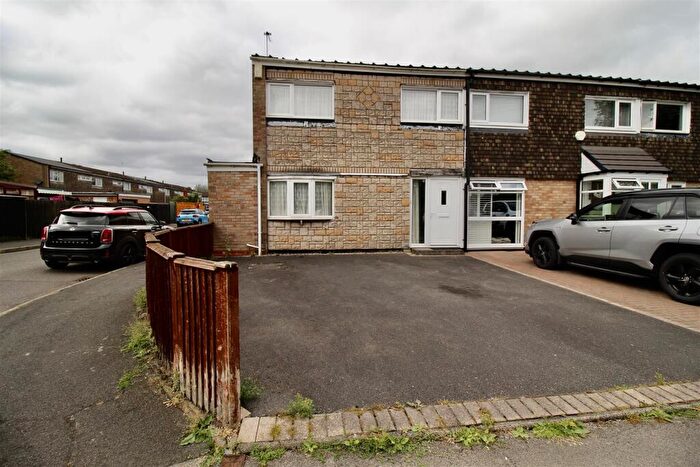 3 Bedroom End Of Terrace House For Sale In Bluebell Drive, Chelmsley Wood, Birmingham, B37