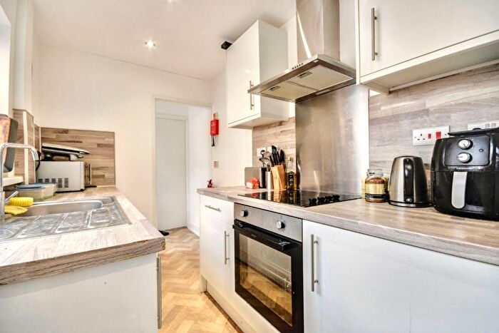 2 Bedroom End Of Terrace House For Sale In Gladstone Street, Nottingham, NG7