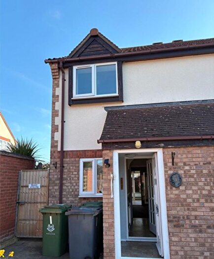 2 Bedroom End Of Terrace House For Sale In Yarrow Close, Worcester, WR5