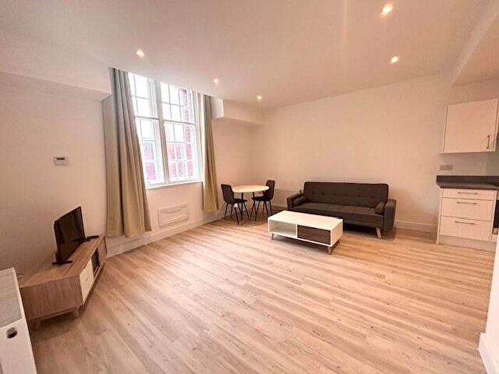 2 Bedroom Apartment To Rent In Lowgate, Hull, HU1