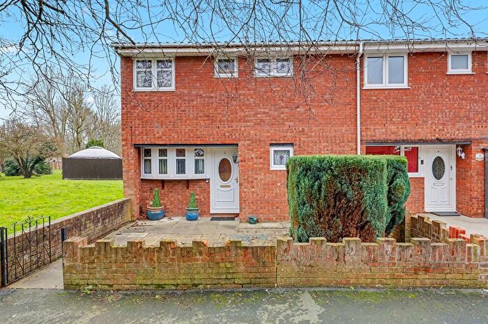 3 Bedroom End Of Terrace House For Sale In Winters Way, Waltham Abbey, EN9