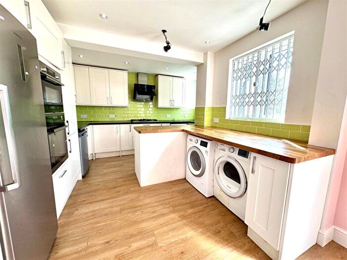 4 Bedroom Terraced House To Rent In Belgrave Road, Leyton, E10