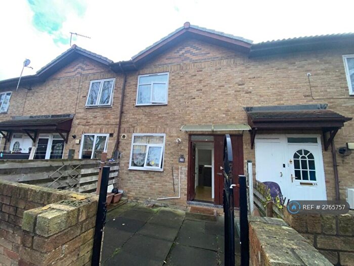 3 Bedroom Terraced House To Rent In Victoria Street, Newcastle Upon Tyne, NE4