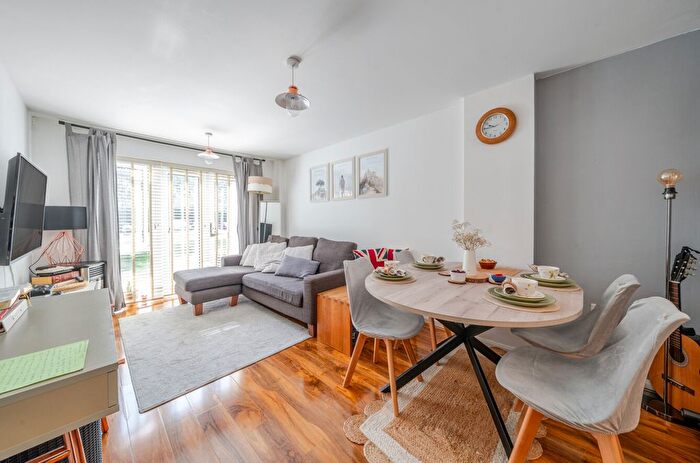 2 Bedroom Flat For Sale In Foundry Court, Mill Street, Slough, SL2