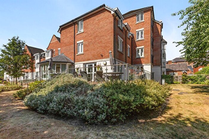 1 Bedroom Apartment For Sale In Abbotsmead Place, Caversham, Reading, RG4