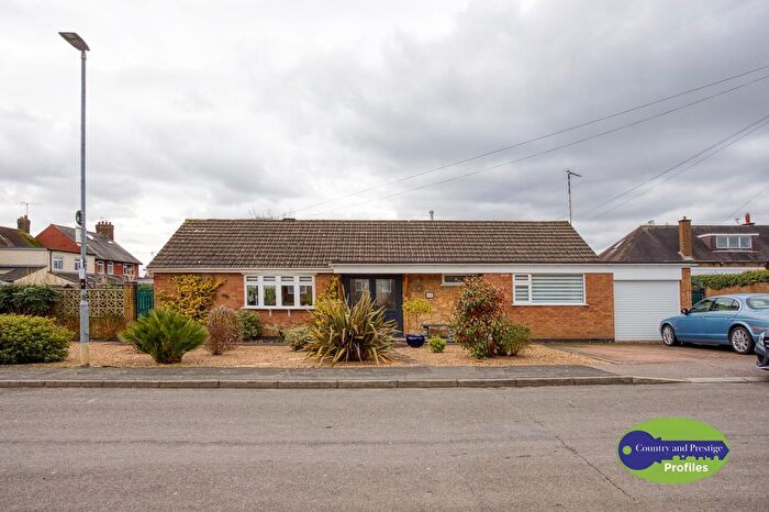 2 Bedroom Detached Bungalow For Sale In Trafford Road, Hinckley, LE10