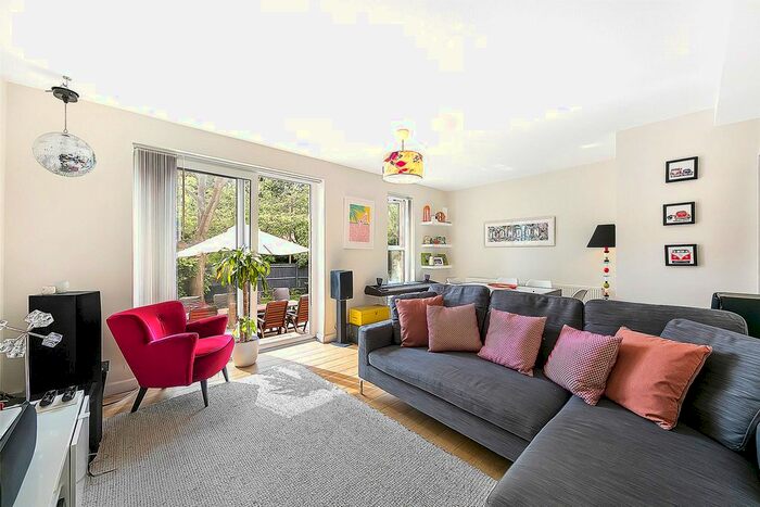 3 Bedroom Flat To Rent In Linstone Court, Borrodaile Road, London, SW18
