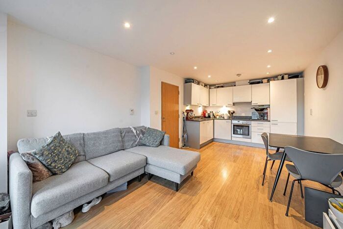 2 Bedroom Flat For Sale In Webber Street, Borough, London, SE1