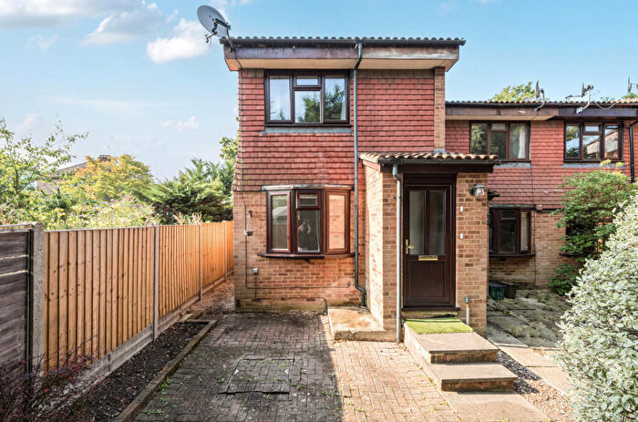 1 Bedroom End Of Terrace House For Sale In Conifer Gardens, Sutton, SM1