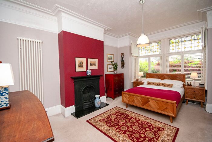 2 Bedroom Flat To Rent In Avenue Terrace, Westcliff-On-Sea, SS0