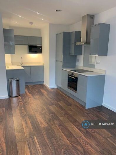 2 Bedroom Flat To Rent In Keystone House, St. Albans, AL1