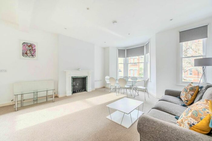 2 Bedroom Maisonette To Rent In Cremorne Road, Lots Road, London, SW10