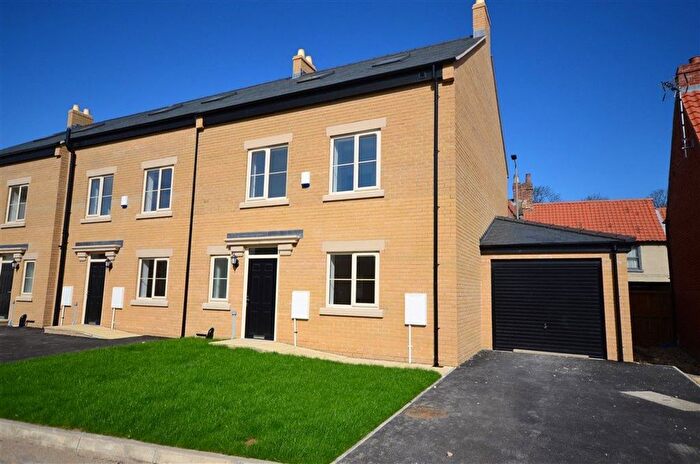 4 Bedroom Town House To Rent In St Marys Mews, Chapel House Court, Selby, YO8