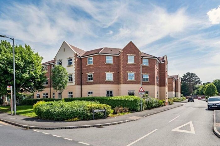 2 Bedroom Flat For Sale In Rhos On Sea, Colwyn Bay, LL28