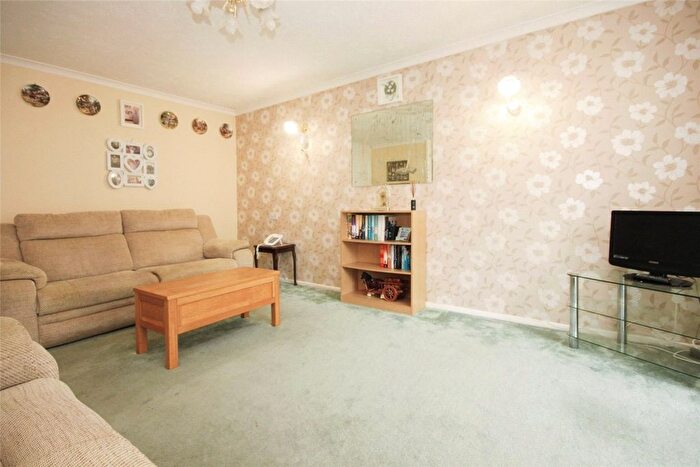 2 Bedroom Bungalow For Sale In Pine Close, Wickford, Essex, SS12