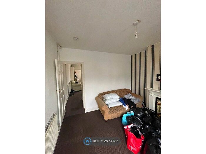 2 Bedroom Terraced House To Rent In Bobbers Mill Road, Nottingham, NG7
