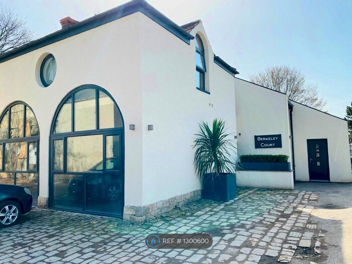 2 Bedroom Flat To Rent In Berkeley Court, Doncaster DN1