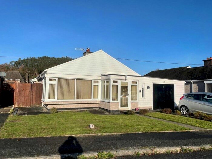 3 Bedroom Bungalow For Sale In Cae Maenllwyd, Machynlleth, Powys SY20