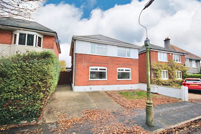 3 Bedroom Detached House For Sale In Eldon Road, Bournemouth, BH9