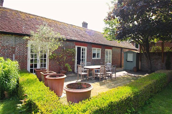 2 Bedroom Bungalow To Rent In North Street, Midhurst, West Sussex, GU29