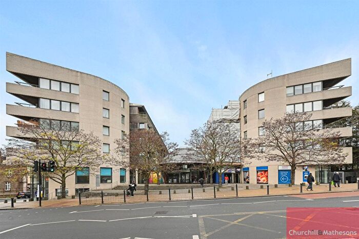 2 Bedroom Flat For Sale In Hillside, London, NW10