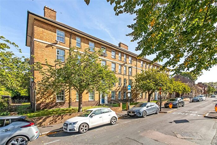 2 Bedroom Flat For Sale In Devonshire Drive, London, SE10