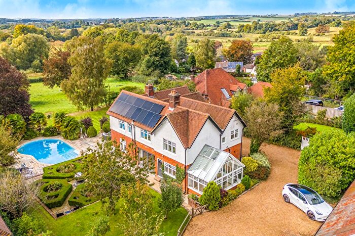 5 Bedroom Detached House For Sale In New Farm Road, Alresford, SO24
